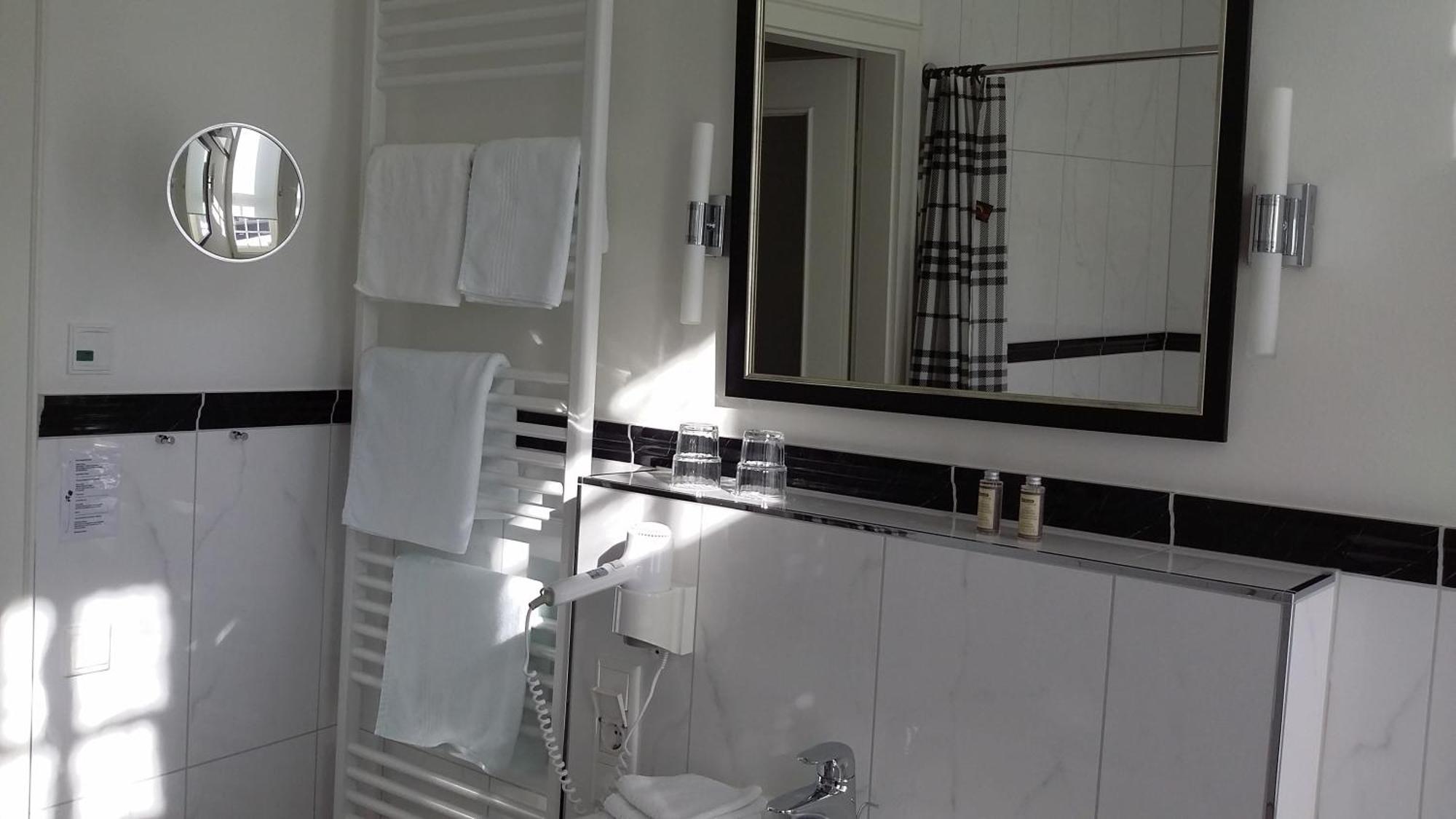Hotel & Cafe Kleinergruenauer Bad Salzuflen Zewnętrze zdjęcie